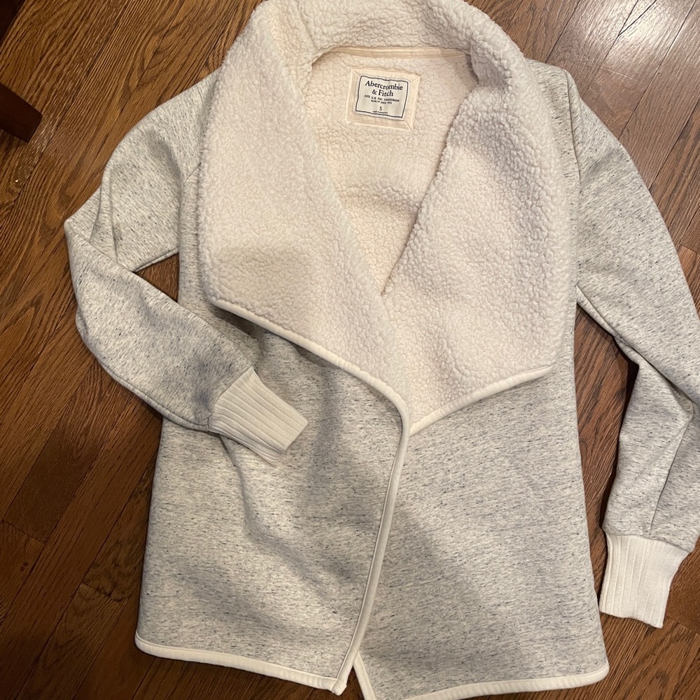 Abercrombie sweater with faux shirling lining, size S